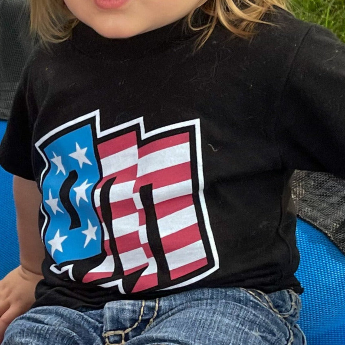 Kid&#39;s OM Waving Flag